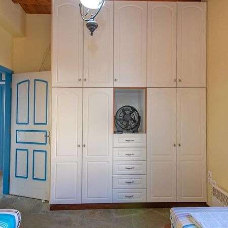 Traditional House By The Sea Isternia  Екстер'єр фото
