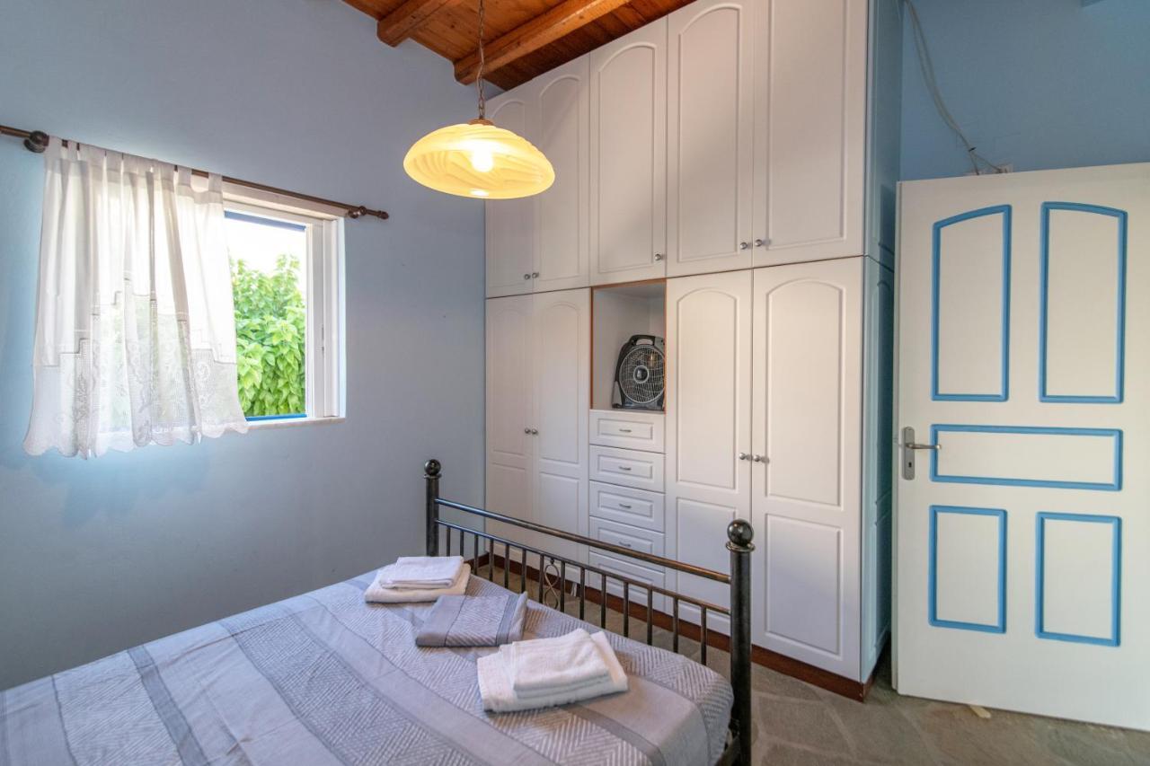 Traditional House By The Sea Isternia  Екстер'єр фото