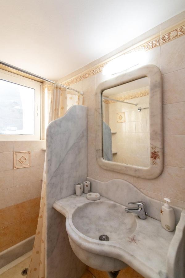Traditional House By The Sea Isternia  Екстер'єр фото